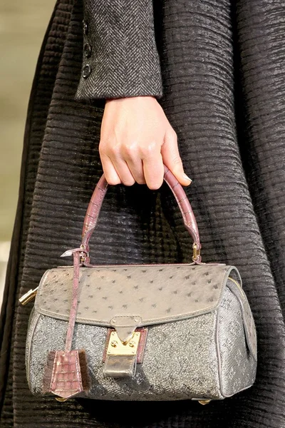 Look 28
